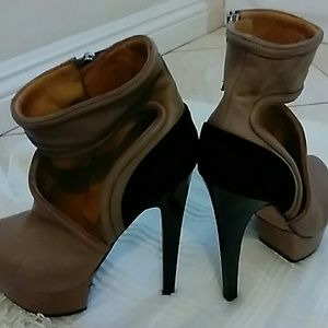 L.A.M.B.  STELITTOS LEATHER SUEDE BOOTIES 6.5